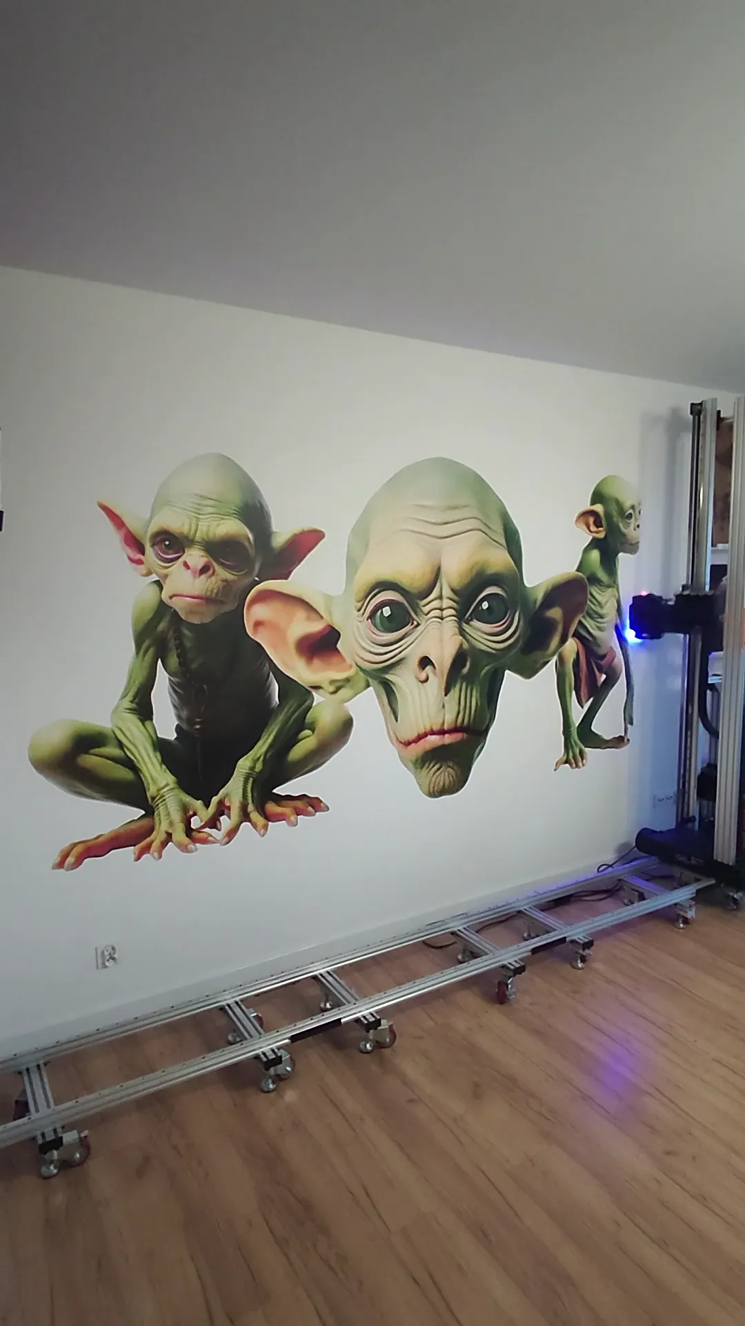 zielone gobliny - druk uv na ścianie